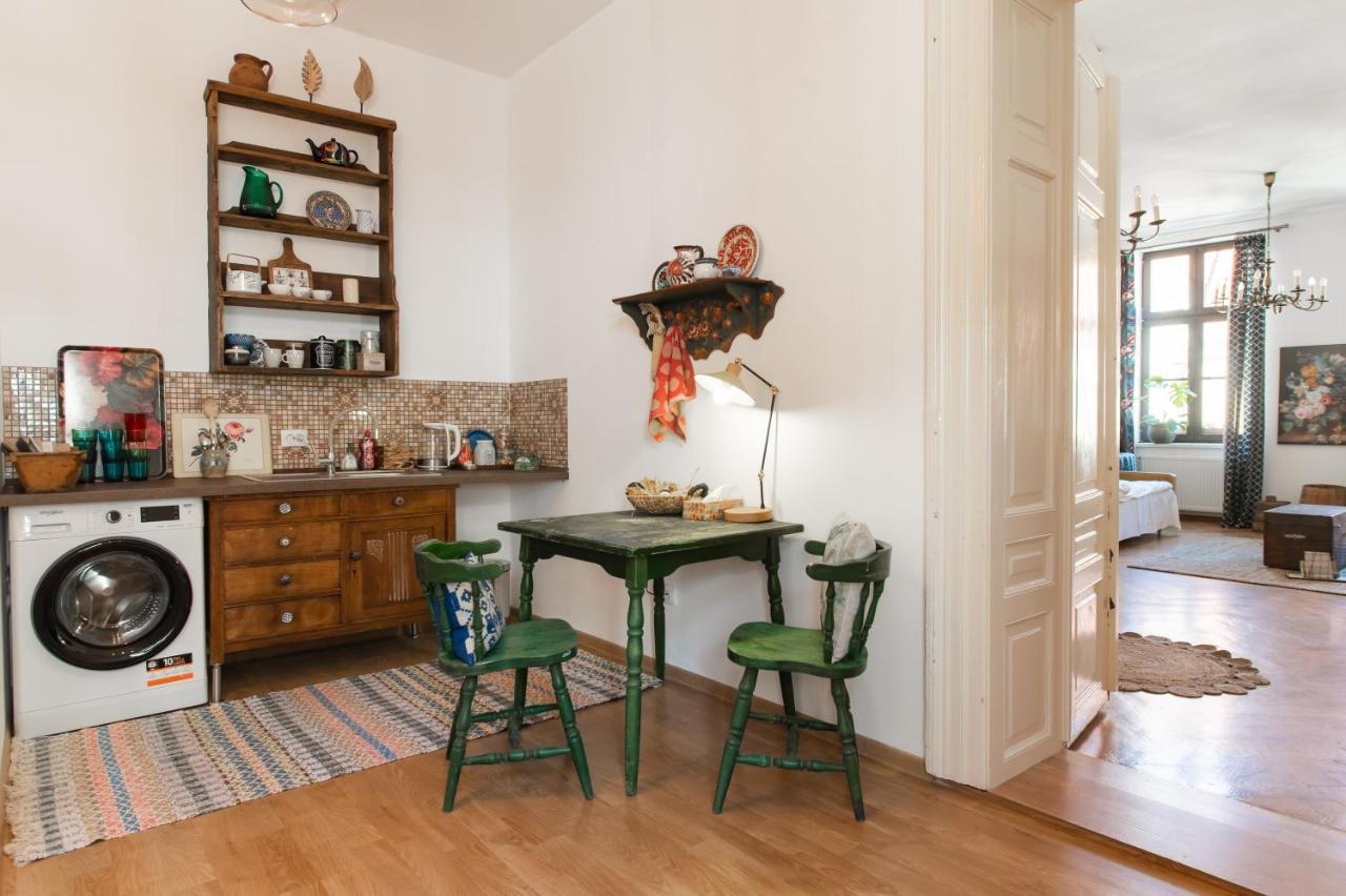 City Center Art Deco Apartment Brassó Kültér fotó