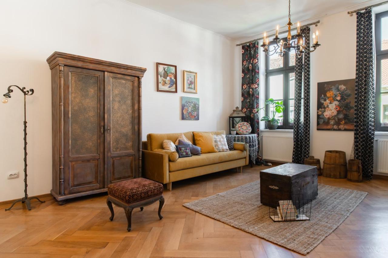 City Center Art Deco Apartment Brassó Kültér fotó
