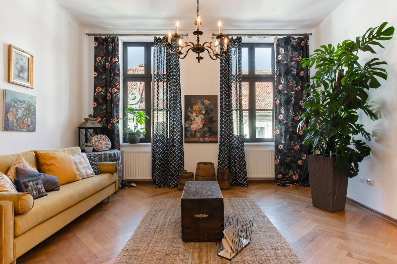 City Center Art Deco Apartment Brassó Kültér fotó